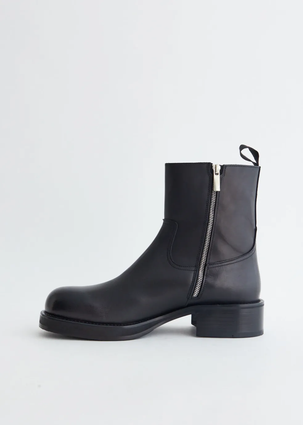 Besare Glossed Boots