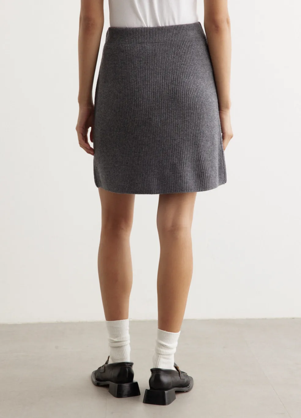 Bold Fox Head Patch Short Ribbed Skirt