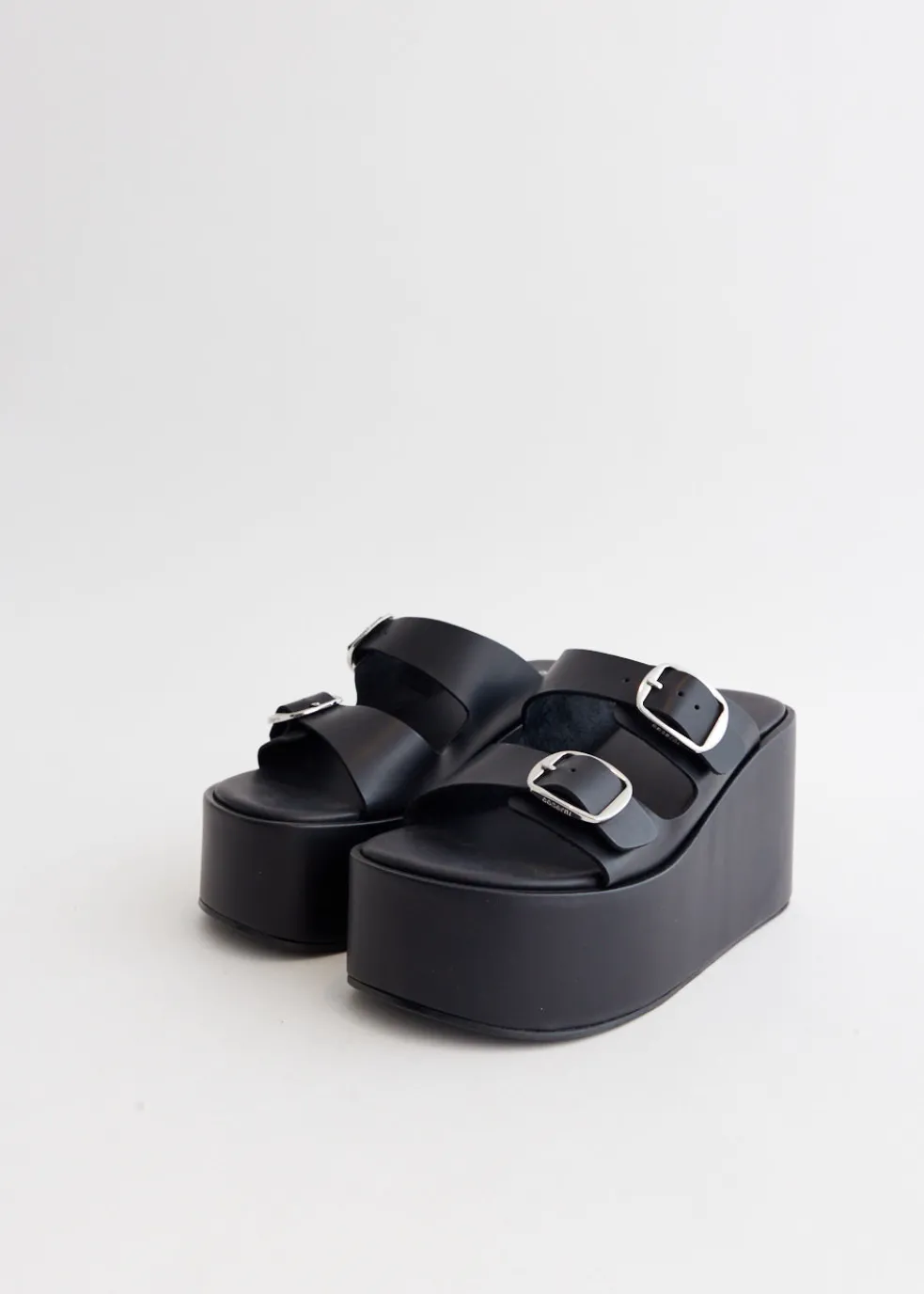 Buckle Wedges