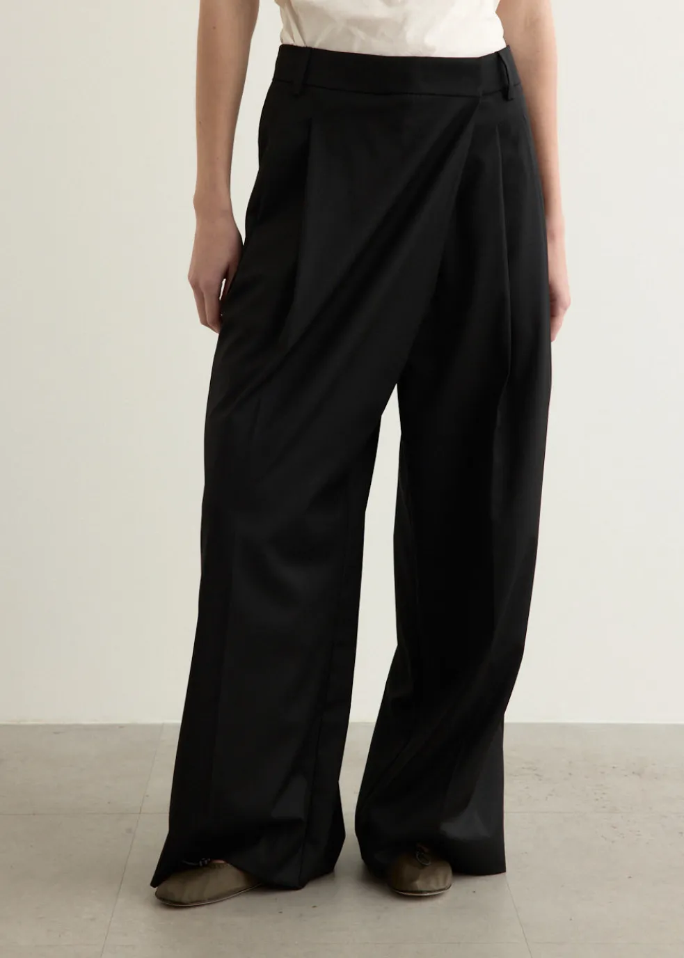 Calendered Wool Mid Waist Pants