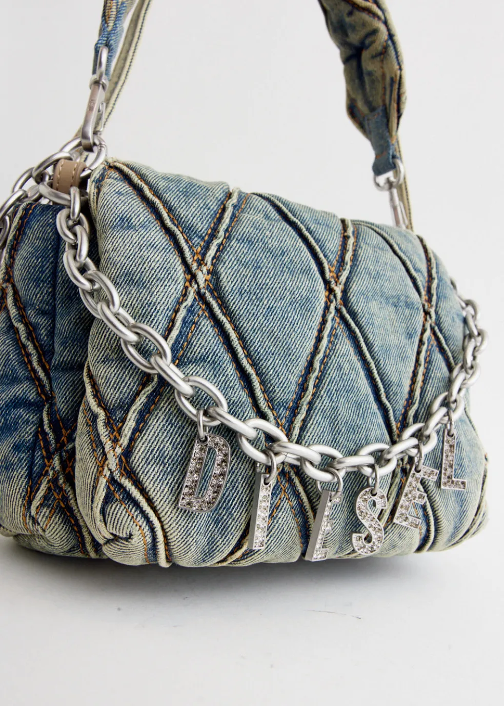 Charm-D Shoulder Bag