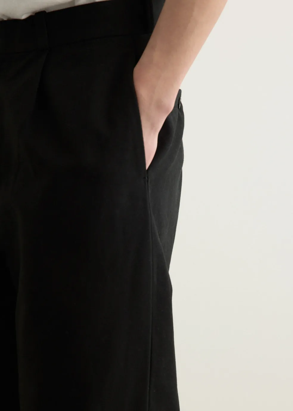 Chino Tuck Straight Pants