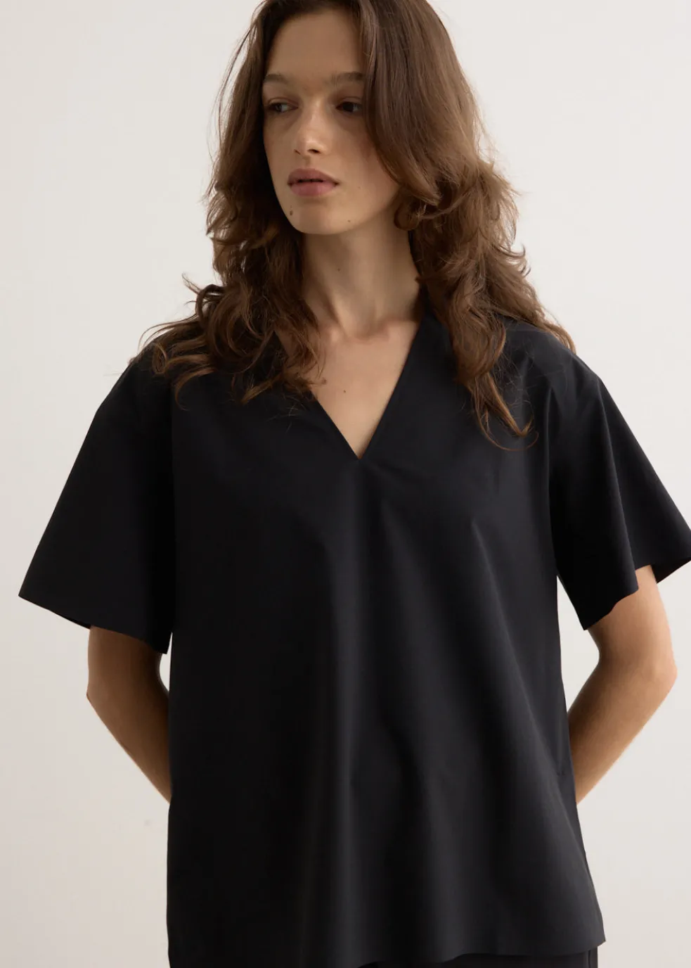 Eave V-Neck Shirt