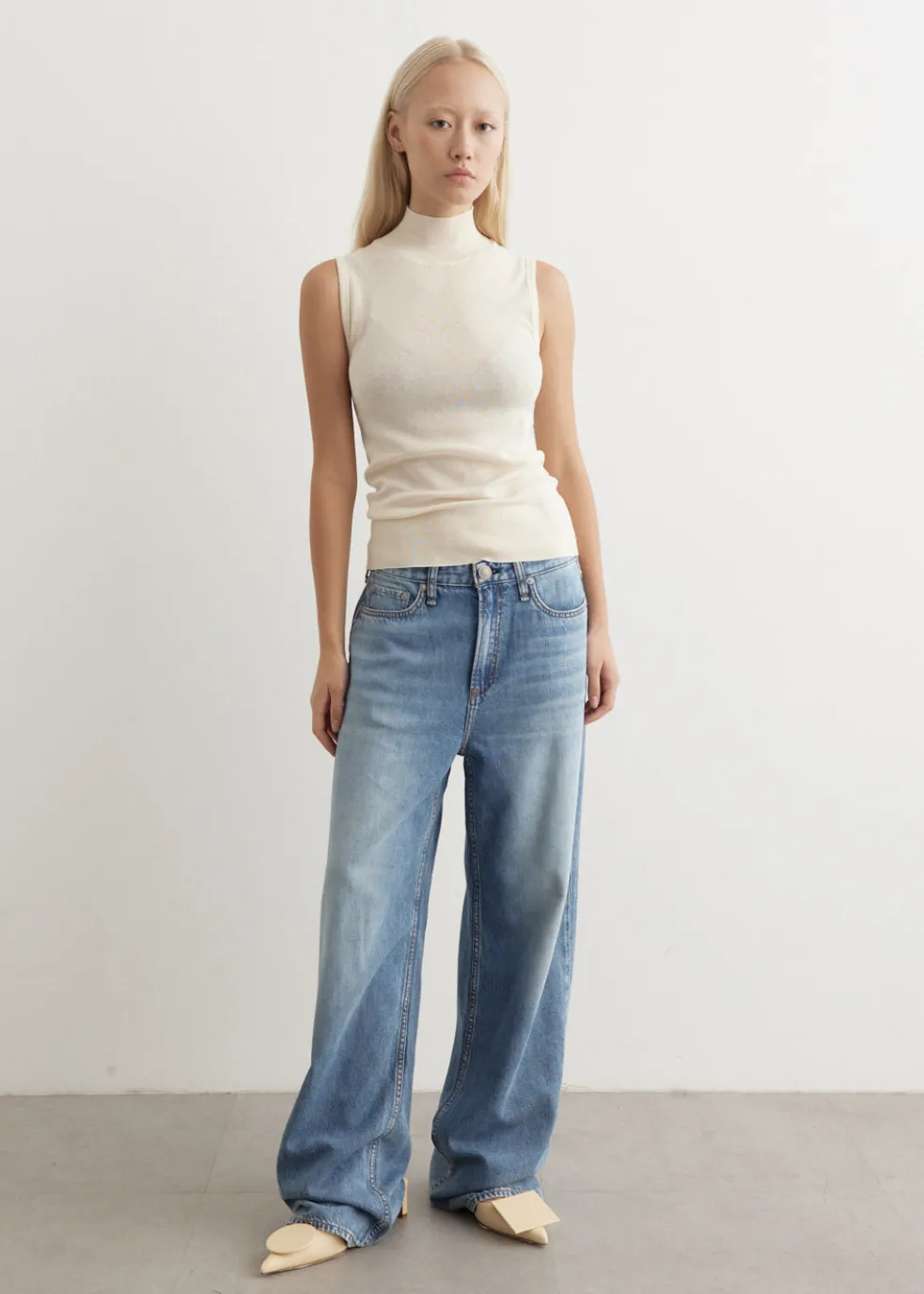 Featherweight Logan Jeans