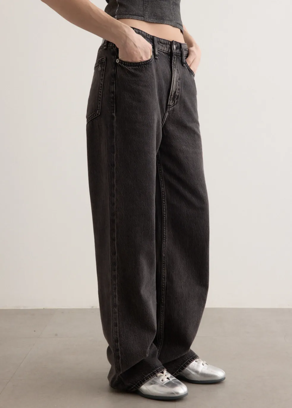 Featherweight Logan Jeans