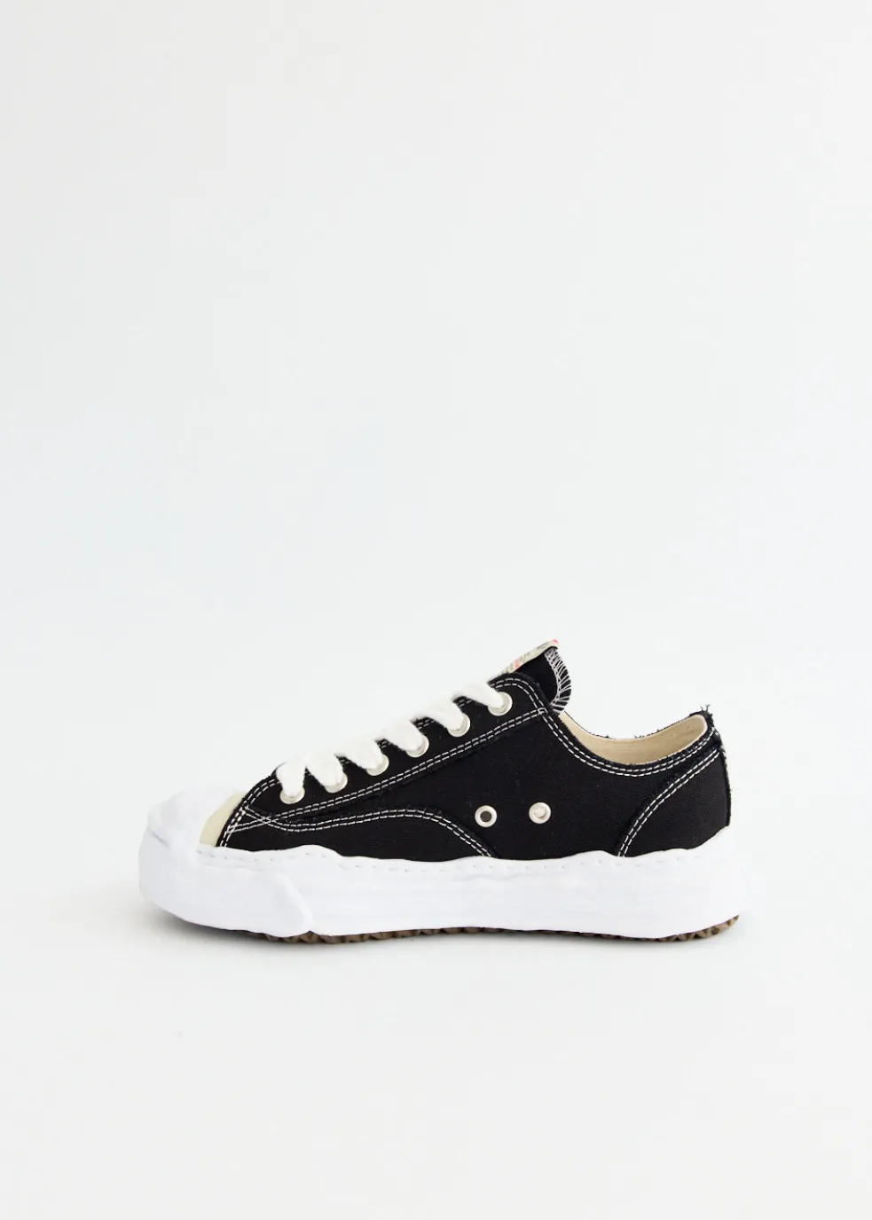 Hank Low Top Sneakers