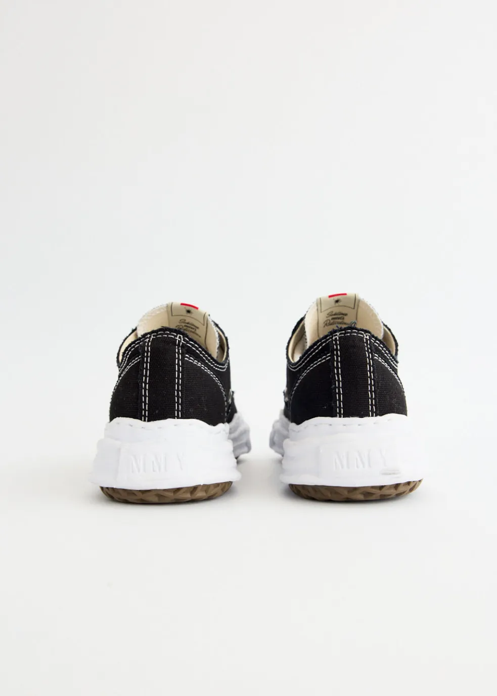 Hank Low Top Sneakers