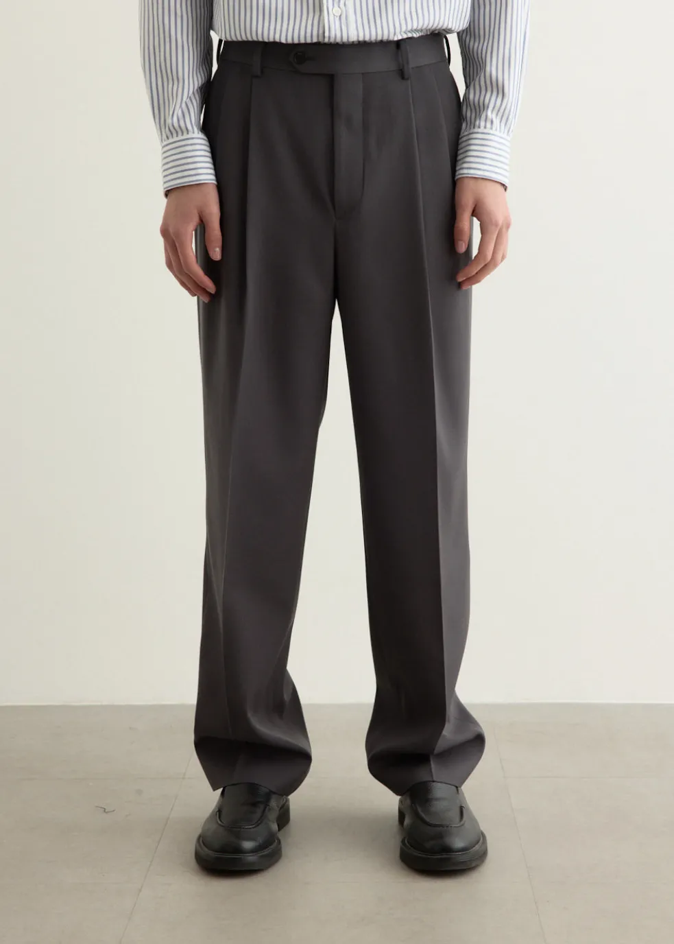 Light Wool Max Gabardine Two-Tuck Slacks