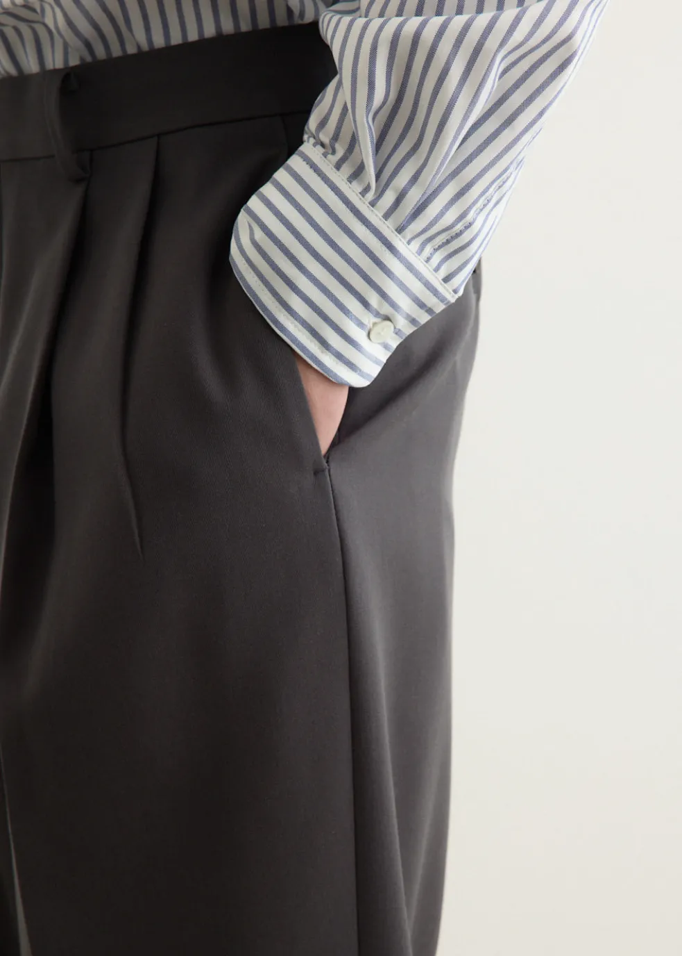 Light Wool Max Gabardine Two-Tuck Slacks