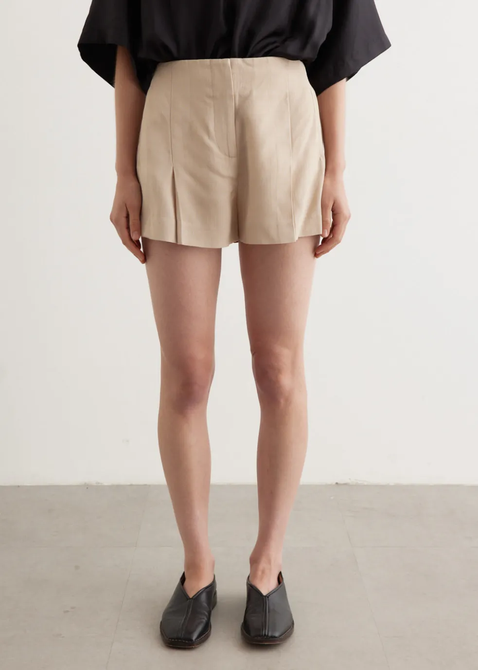Linea Pleat Shorts