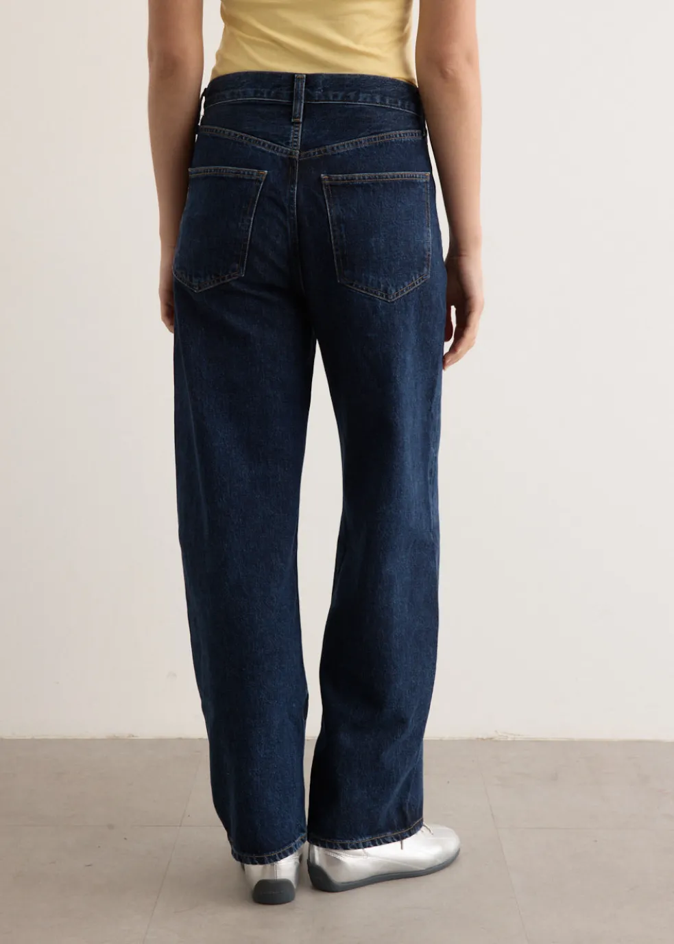 Low Curve Jeans