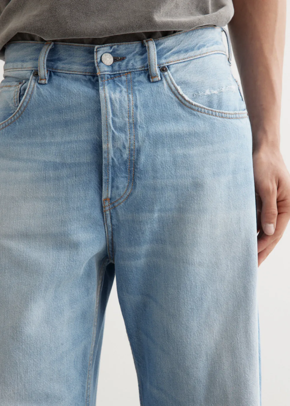 2021M Light Blue Vintage Jeans