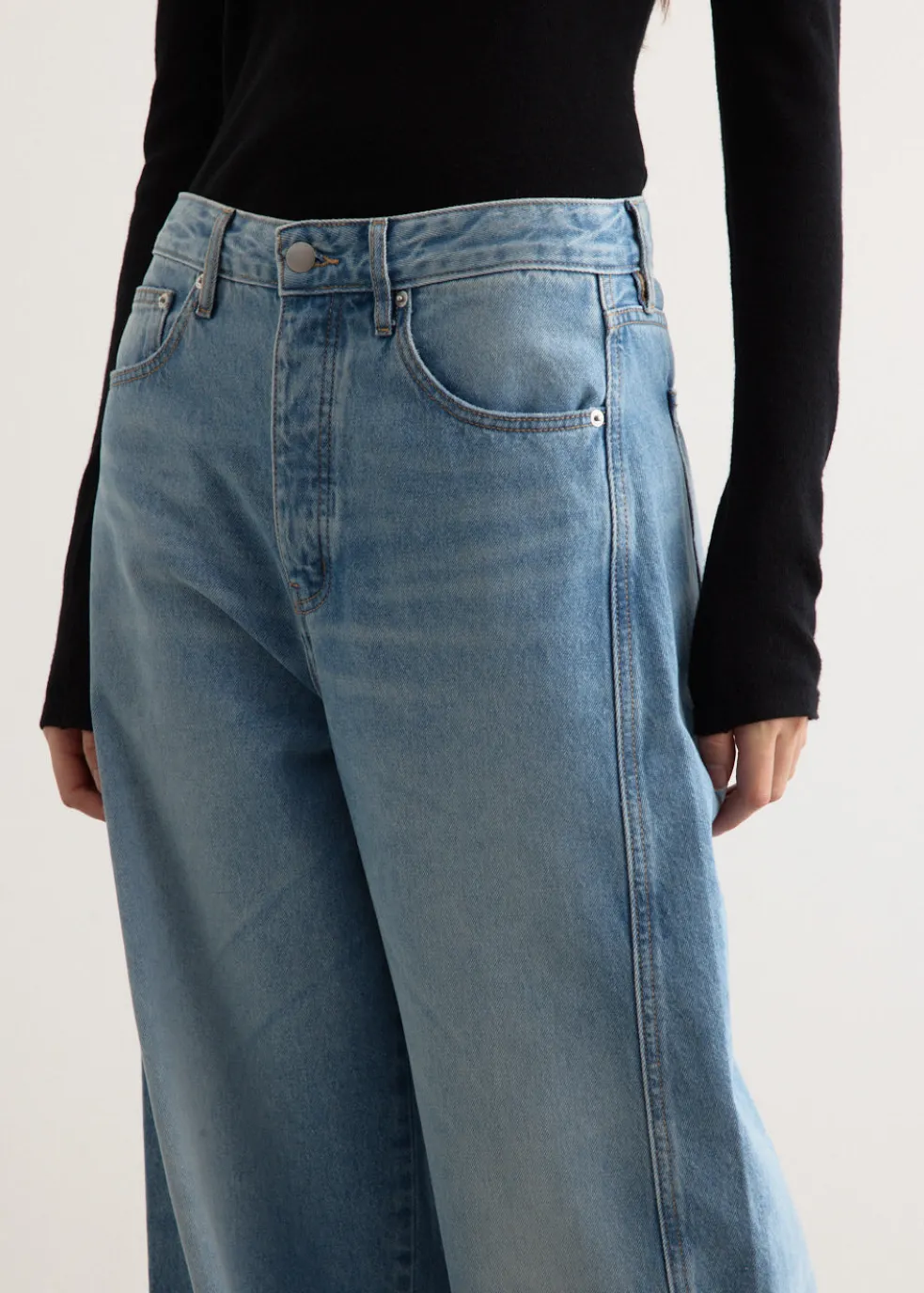Mid Rise Balloon Jeans