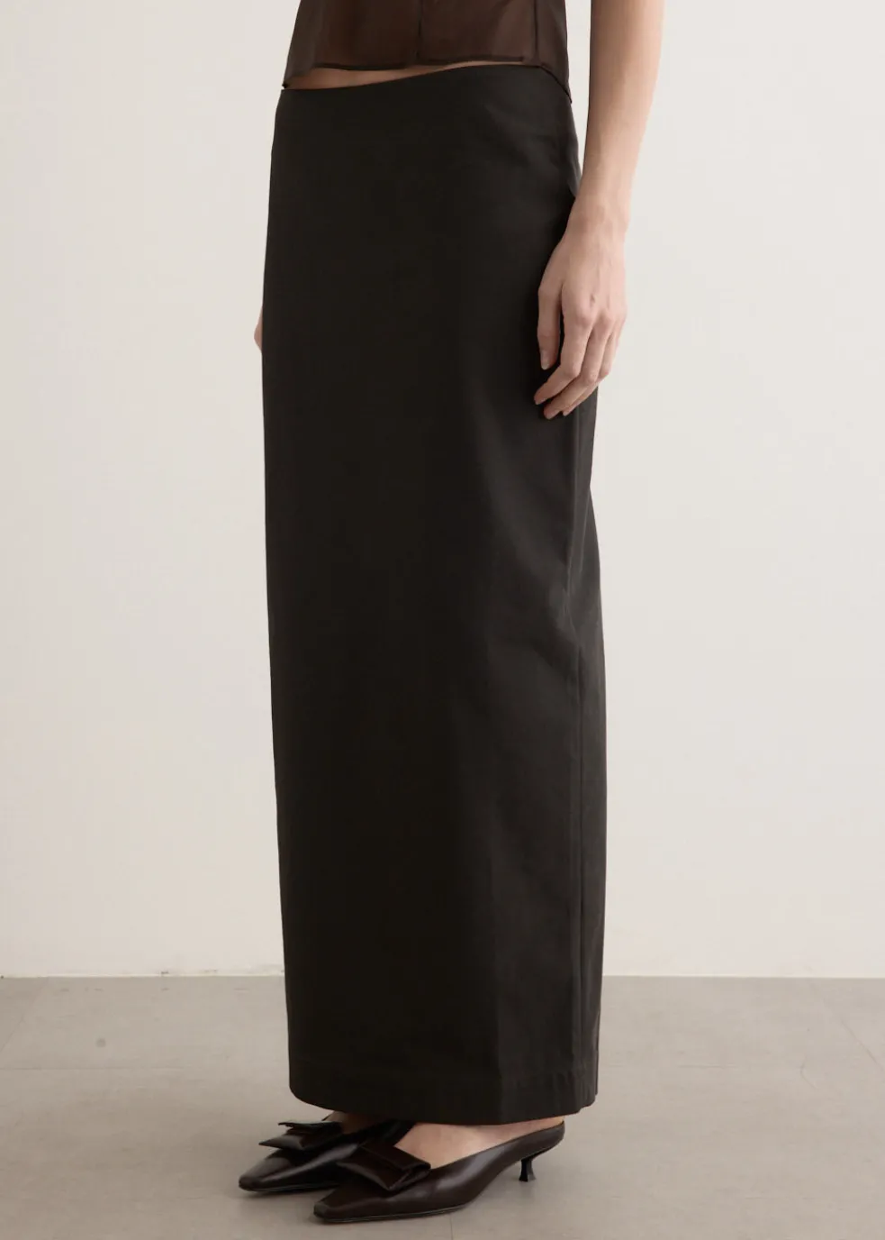 Minimal Column Skirt