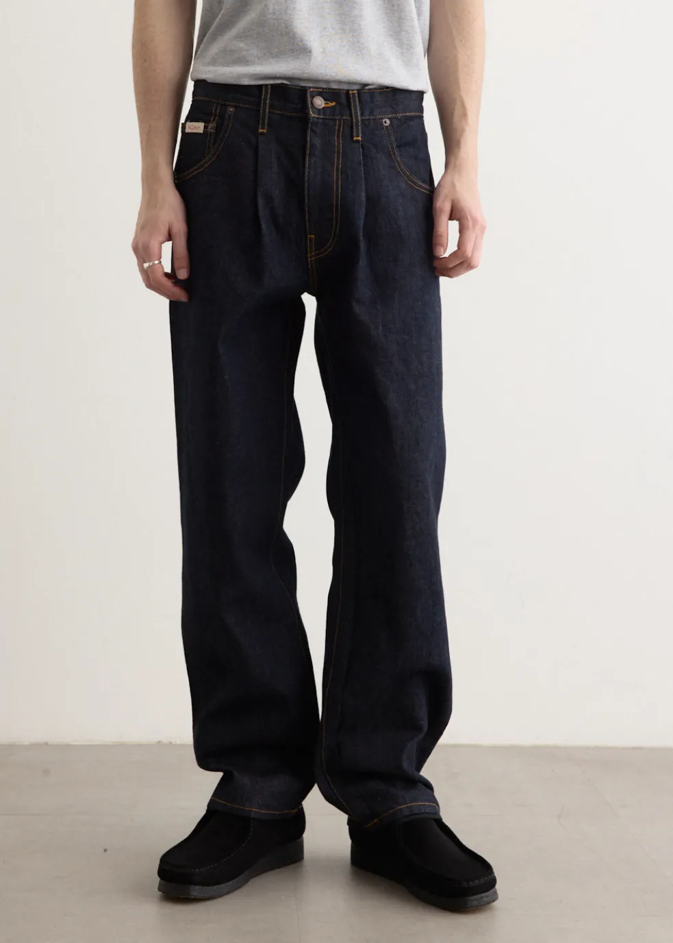 Pleated Jeans