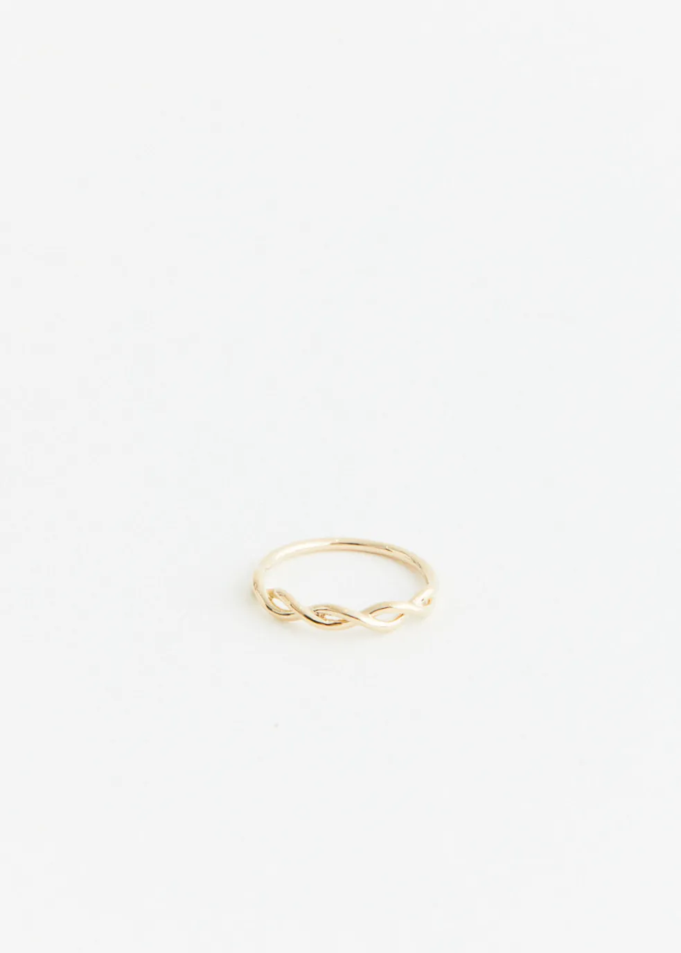 Slim Twist Ring