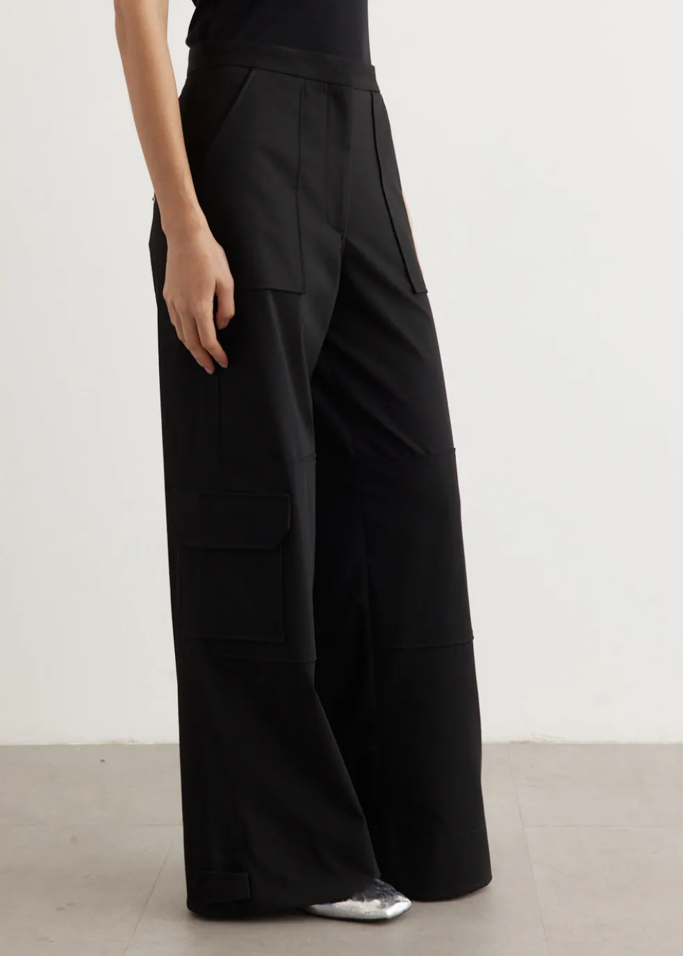 Solid Twill Suiting Cargo Pants