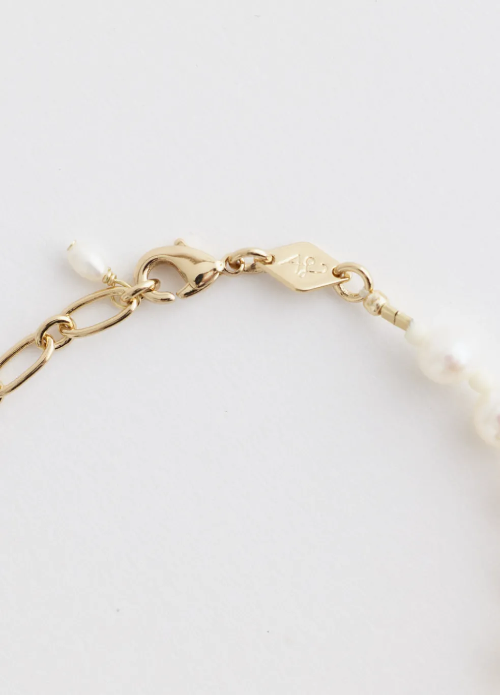 Stellar Pearly Bracelet