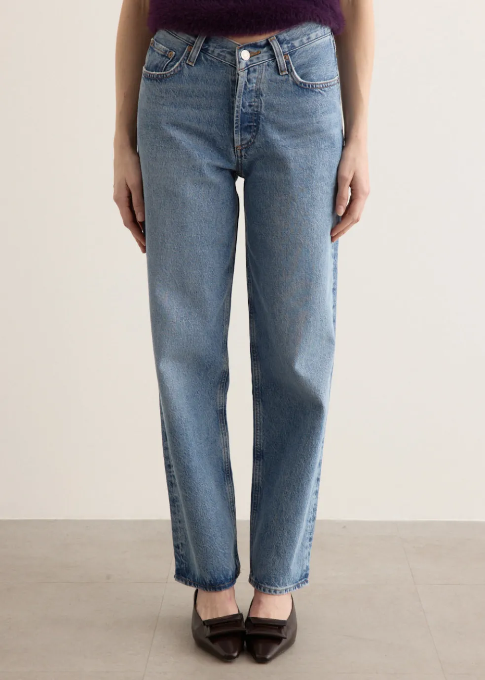 V-Waist Baggy Jeans