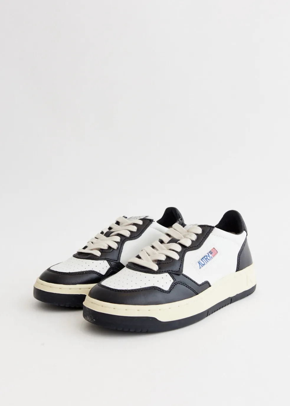 Women's Medalist Sneakers