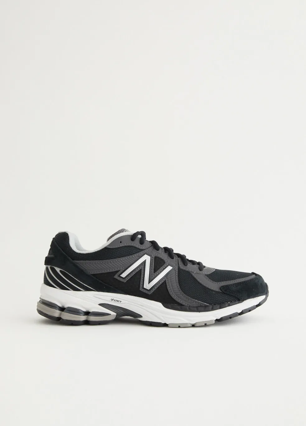x New Balance 860v2 'Black' Sneakers