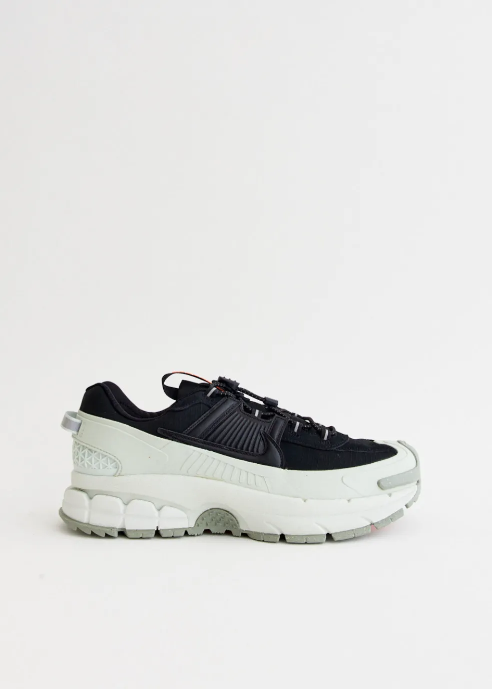 Zoom Vomero 5 Roam 'Black Light Silver' Sneakers